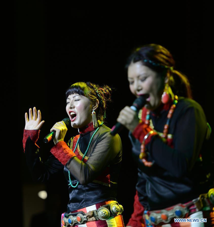 LAOS-VIENTIANE-"EMBRACE CHINA"-PERFORMANCE