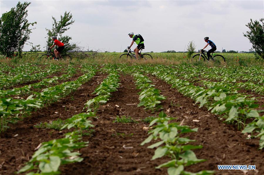 (SP)ROMANIA-BUCHAREST-CYCLING-PRIMA EVADARE