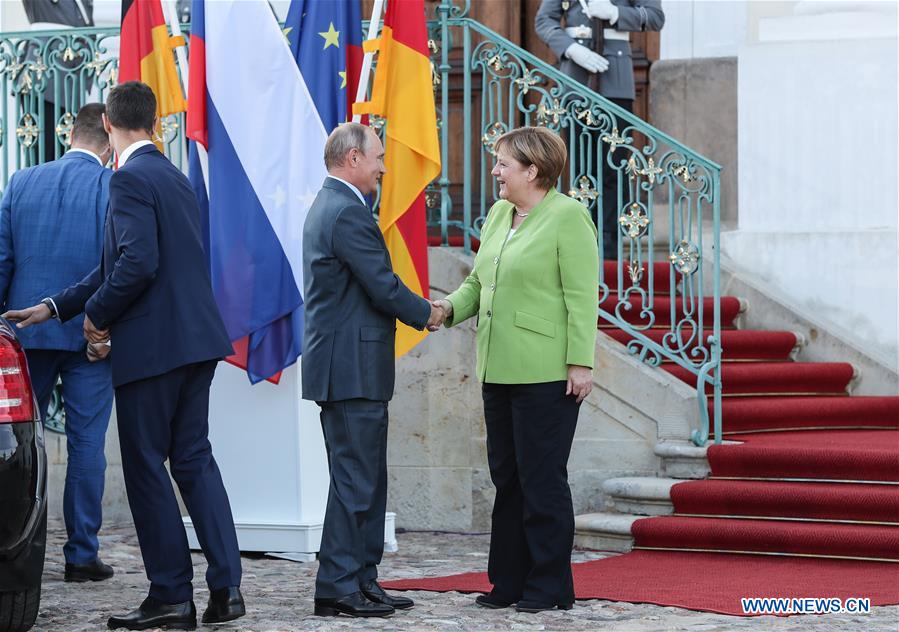 GERMANY-MESEBERG-MERKEL-RUSSIA-PUTIN-MEETING