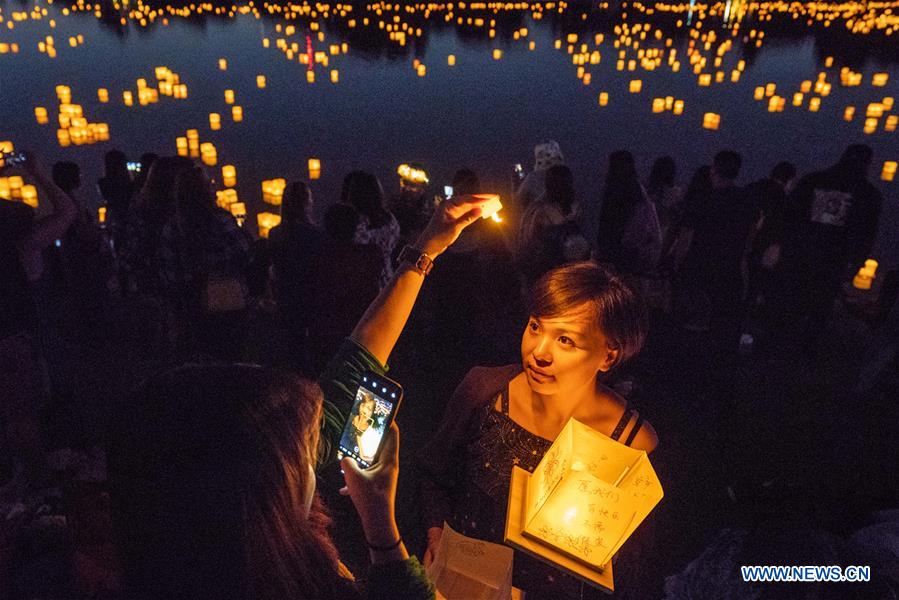 US-LOS ANGELES-WATER LANTERN FESTIVAL