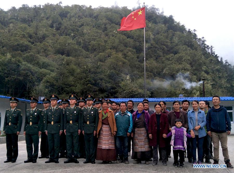 CHINA-NATIONAL DAY-FLAG-RAISING CEREMONY (CN)