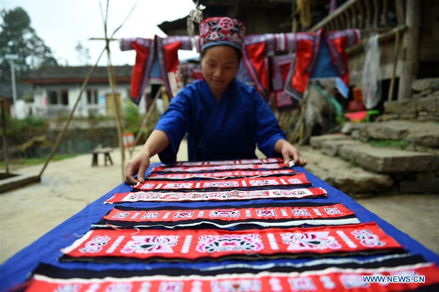 #CHINA-GUIZHOU-QIANDONGNAN-EMBROIDERY (CN)