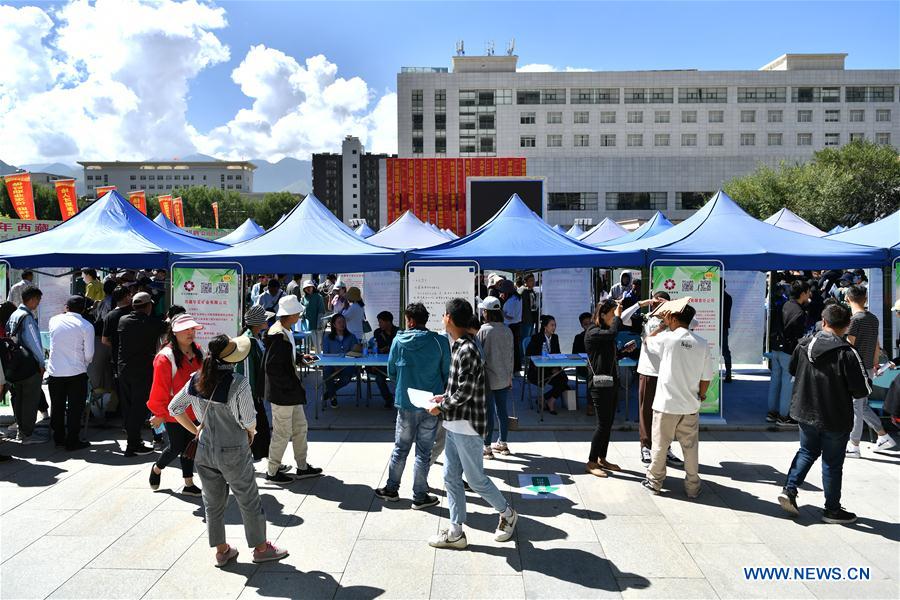 CHINA-TIBET-GRADUATES-JOB FAIR (CN)