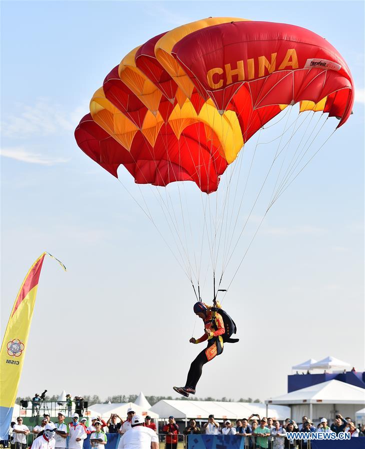 (SP)CHINA-WUHAN-7TH MILITARY WORLD GAMES-PARACHUTING