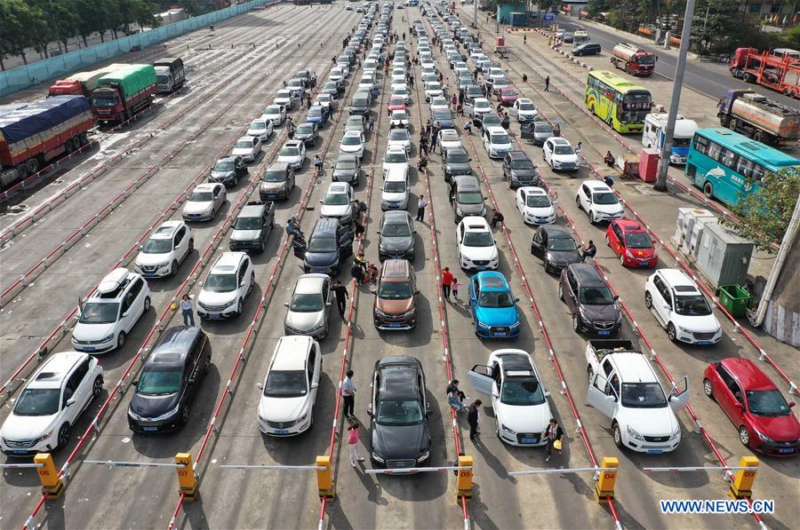 CHINA-HAIKOU-PORT-SPRING FESTIVAL-TRAVEL RUSH (CN)