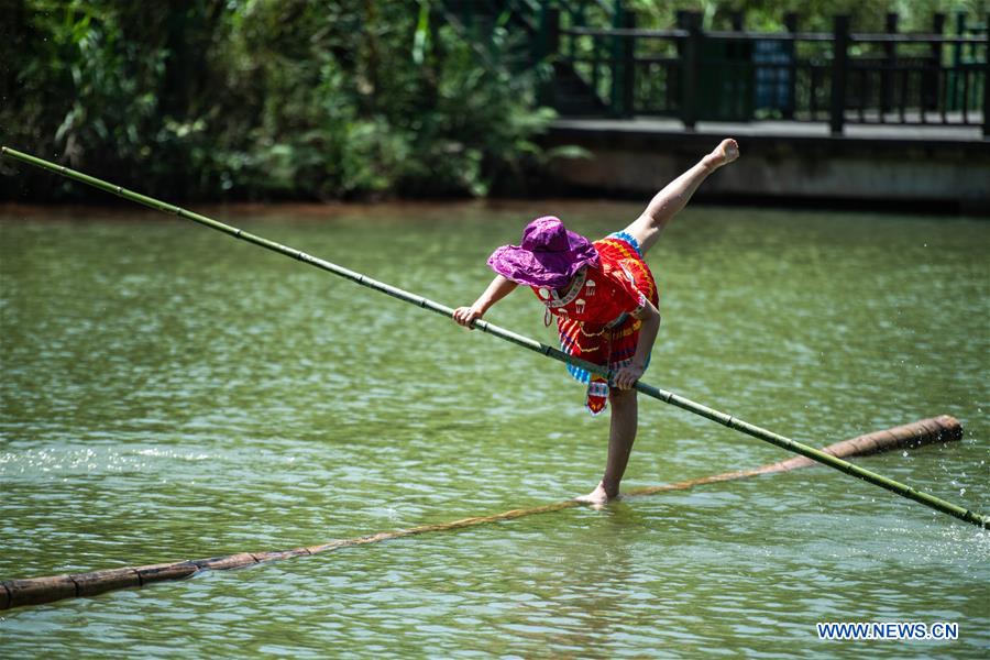 CHINA-GUIZHOU-CHISHUI-SINGLE BAMBOO DRIFTING (CN)