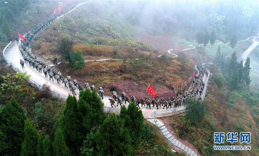 （新华全媒头条·图文互动）（13）备战踏上新起点，练兵展现新气象——2018中国军队新年开训全景大扫描