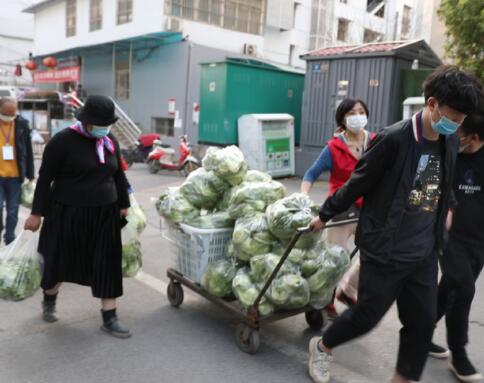 坐高铁看中国｜我要认真端详武汉，曾交付热情与生命的地方